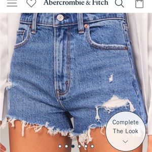 Brand new The Mom Short from Abercrombie- sold out!